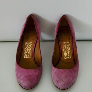 Ferragamo size 6 Rose